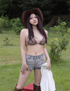 《风月宝鉴之初入桃花洞-女邻居的滋润2》